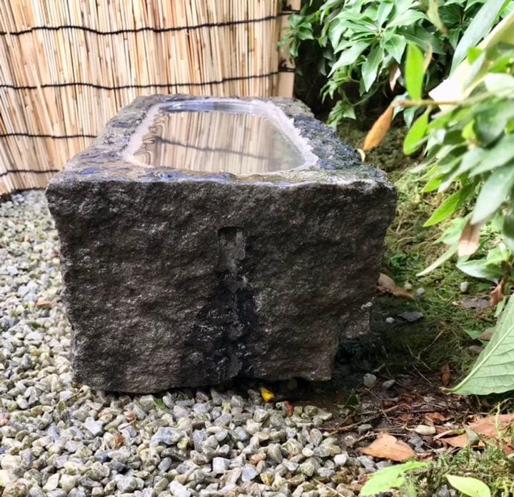 【自然石四角水鉢・向鉢】造園水石飾り石ガーデニングバードバス箱庭