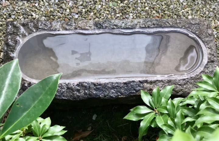 【自然石四角水鉢・向鉢】造園水石飾り石ガーデニングバードバス箱庭