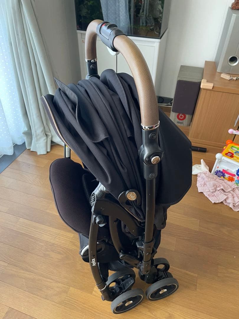 専用【美品】2021年のApricaラクーナビッテソファークッション、限定モデル