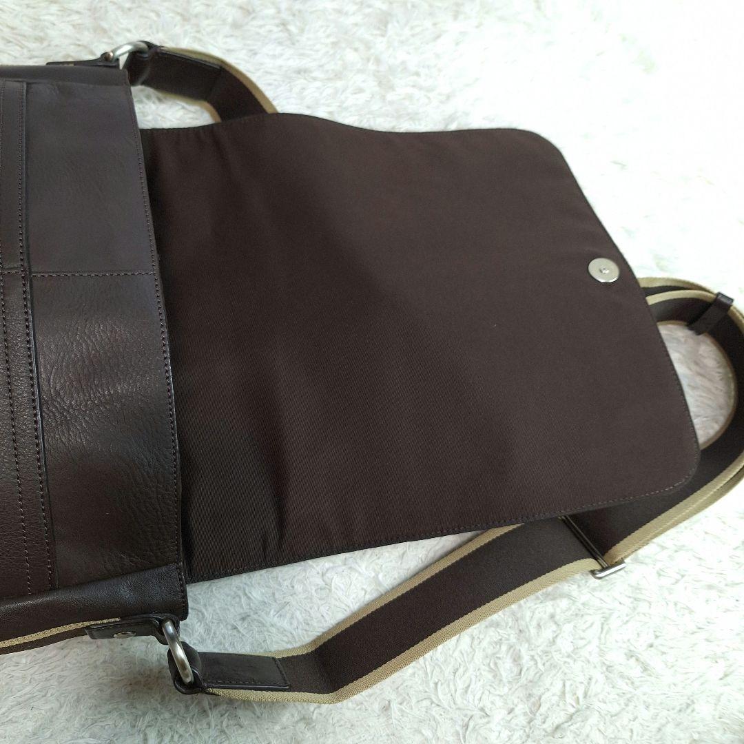 美品✨COACH　コーチ　メッセンジャーバッグ　レザー　ダークブラウン