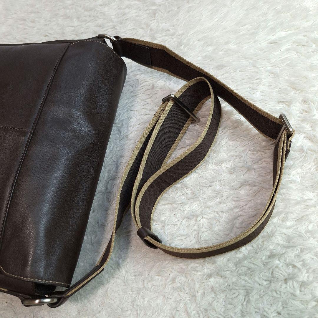 美品✨COACH　コーチ　メッセンジャーバッグ　レザー　ダークブラウン