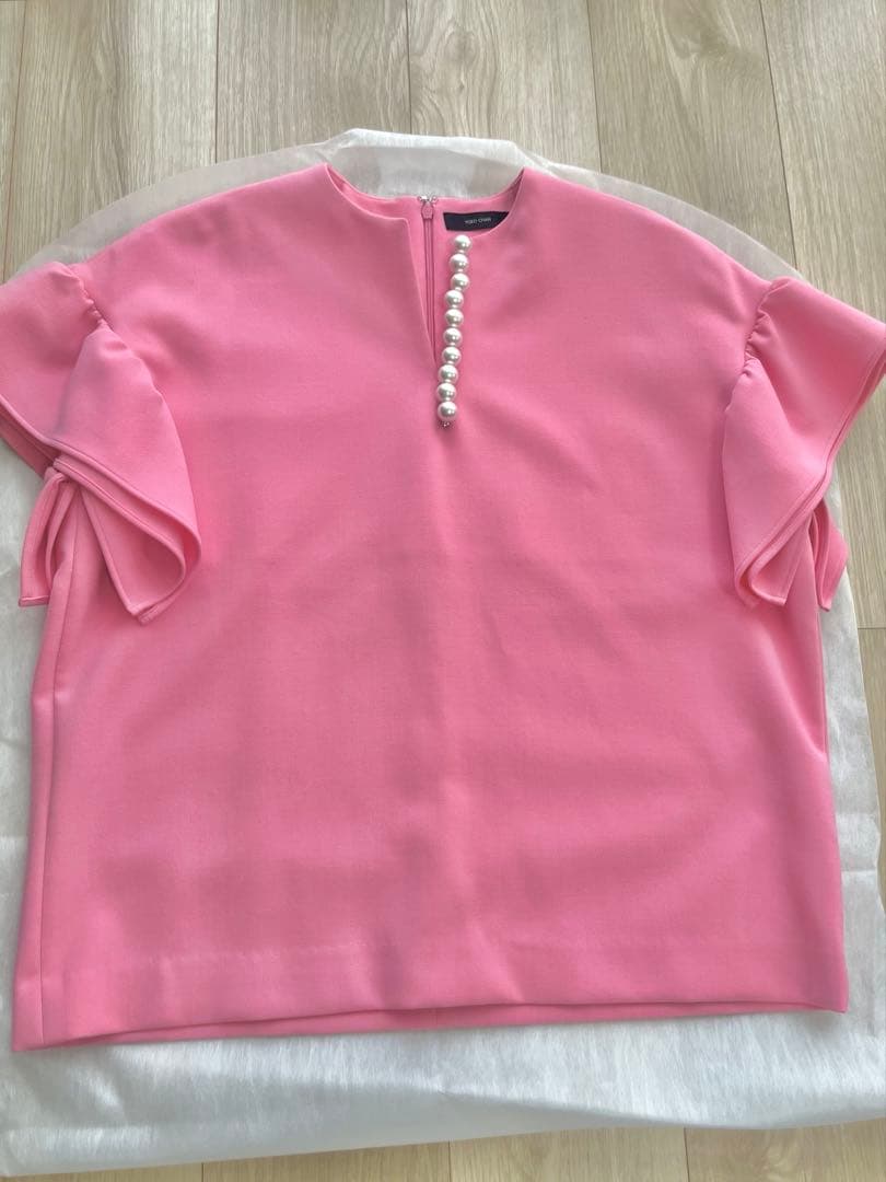 新品未使用ヨーコチャン　フリルパールブラウス36ピンク