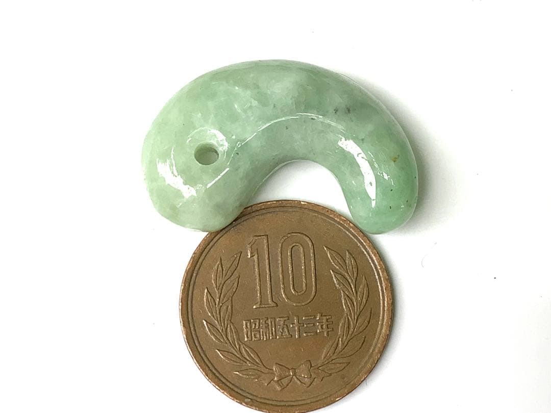 ✳ 自信の安価お値段‼️自信の品質‼️糸魚川翡翠勾玉*緑*人気の平塚古墳型　鑑別書付