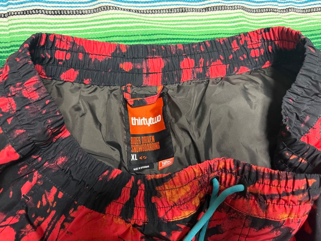 中古品　thirtytwo サーティーツー　ウエア　XL スノボ　スノボード