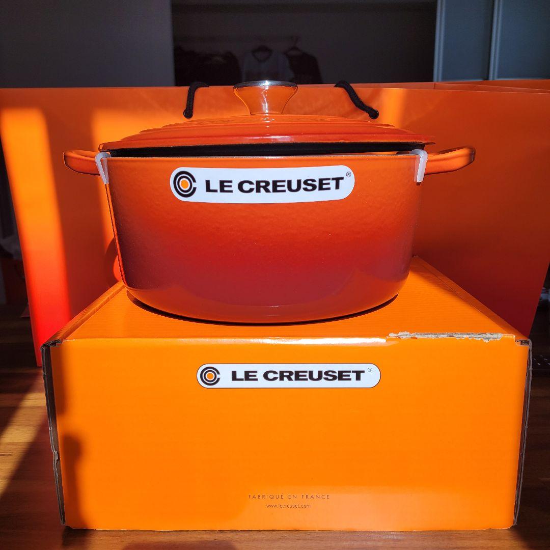 ル・クルーゼ ココット・ロンド 24cm オレンジ　シルバーつまみ