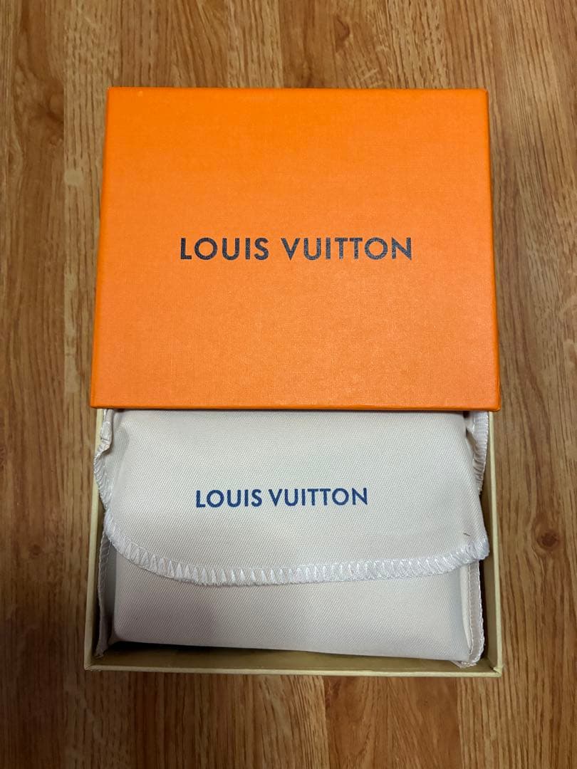 tenderhope☆『未使用』ルイヴィトンモノグラム柄二つ折り財布