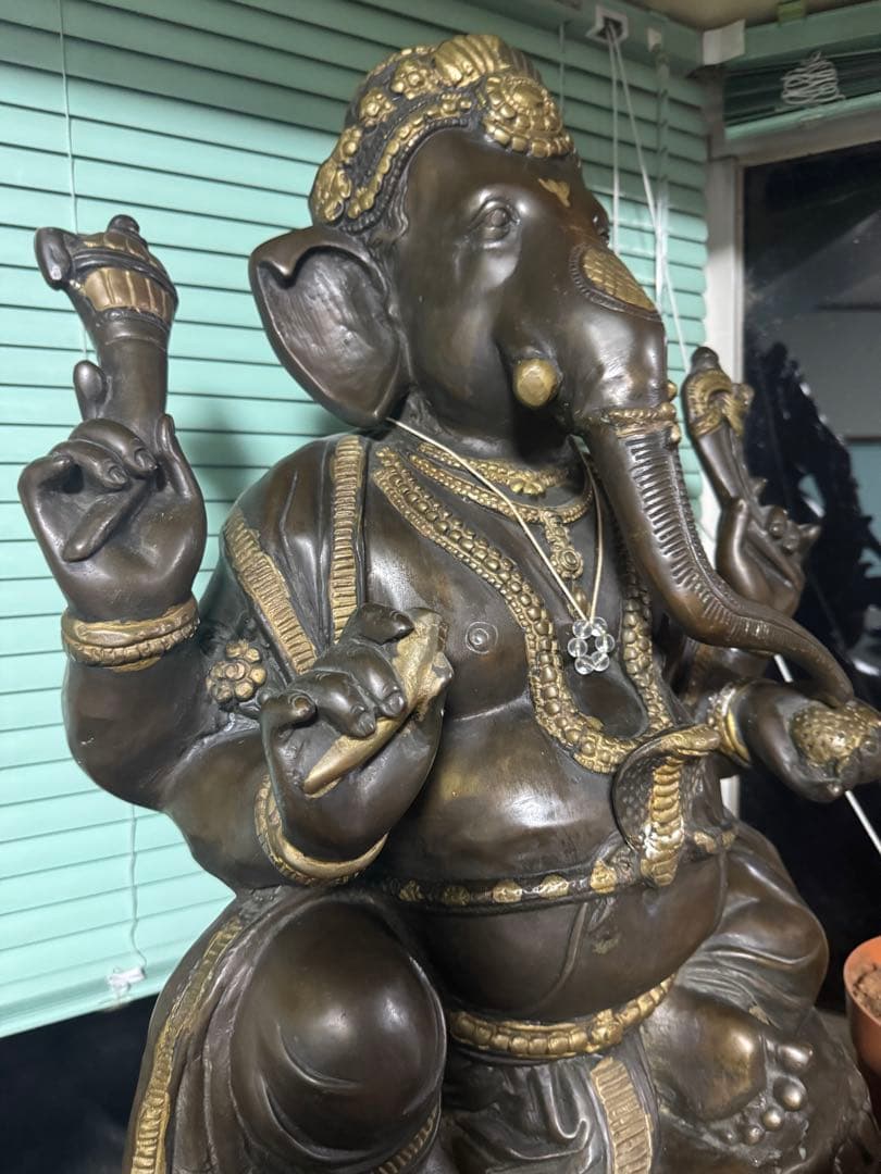 ガネーシャ　銅像　象　神
