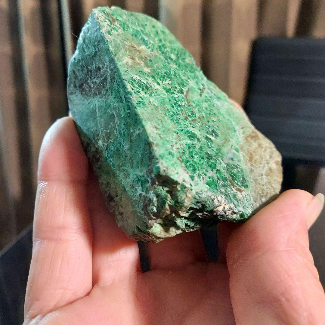 激レア 産出量少ない大きなヒスイ輝石コスモクロア モーシッシ 原石2面磨き508