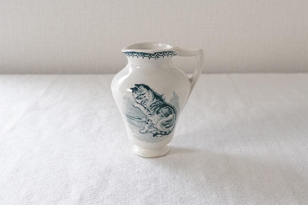 フランスアンティーク　クレイユモントロー　小さな　ピシェ　猫　 H7.9cm