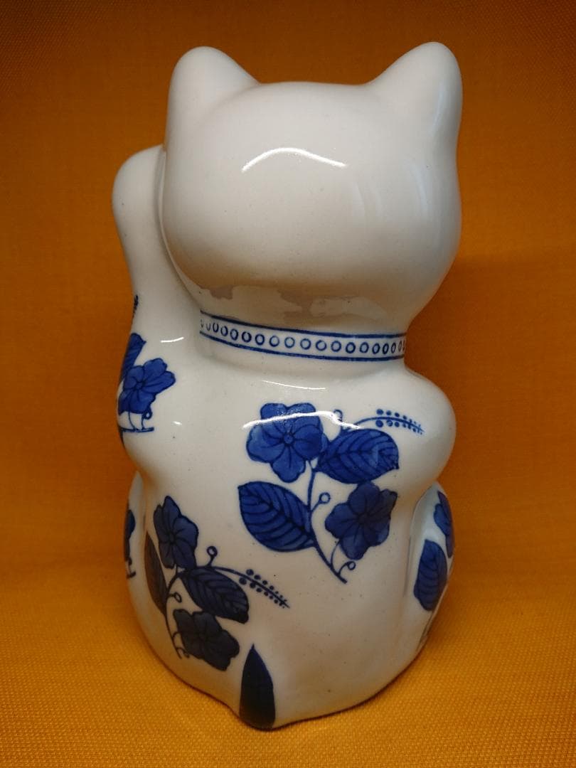 ネコ　招き猫　陶器　オブジェ　置物　インテリア　工芸品　美術品　A1028
