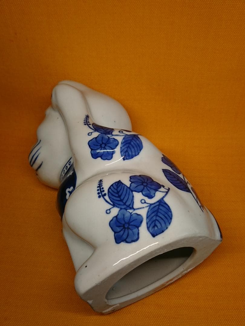 ネコ　招き猫　陶器　オブジェ　置物　インテリア　工芸品　美術品　A1028