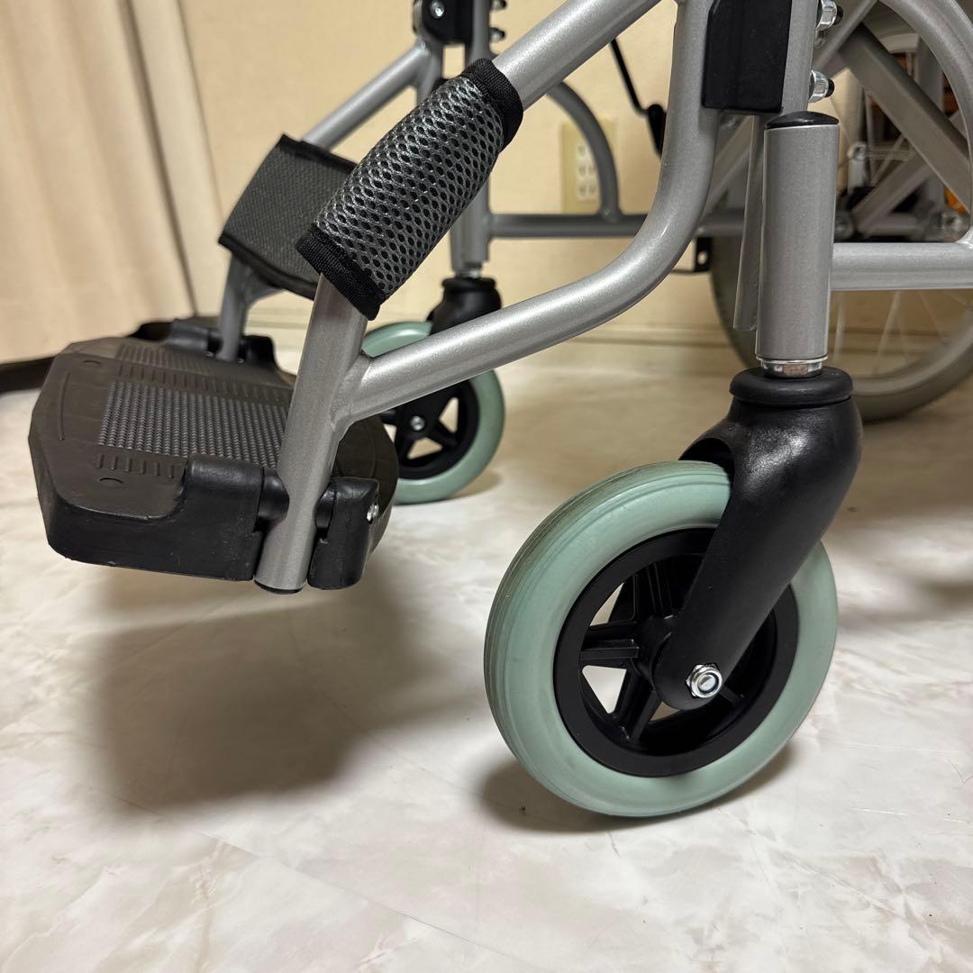 美品 ケアテックジャパン 介助式車椅子 ハピネスライト 介助式 コンパクト