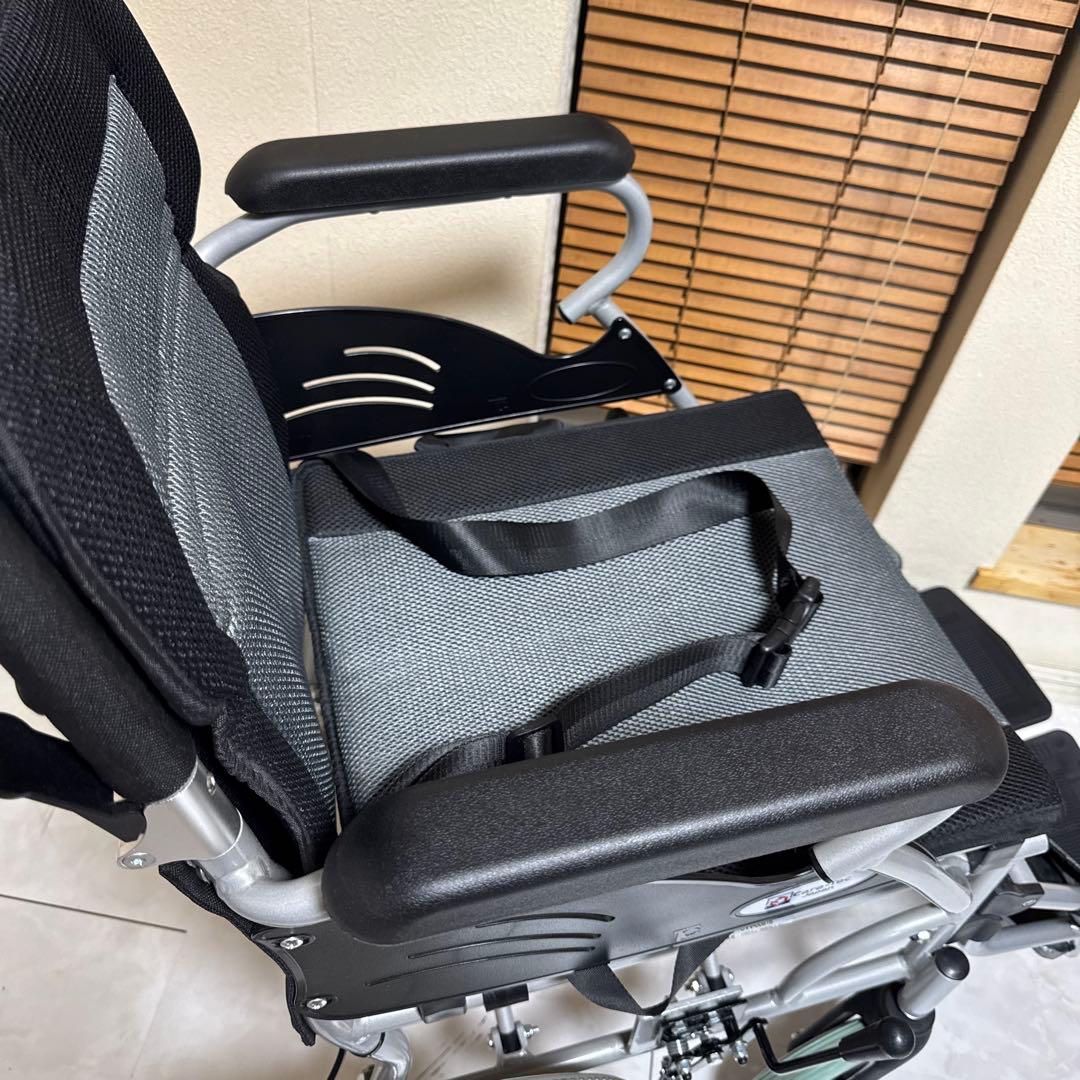 美品 ケアテックジャパン 介助式車椅子 ハピネスライト 介助式 コンパクト