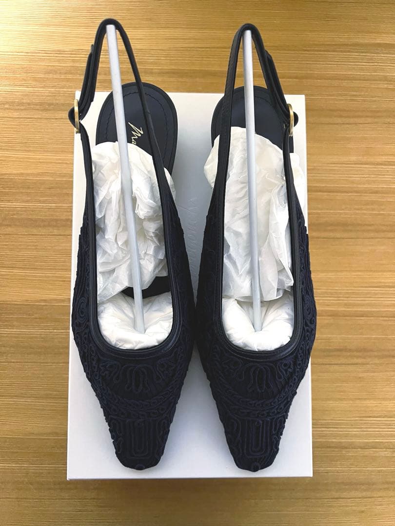 最終価格【新品未使用品】コード刺繍パンプス ネイビー