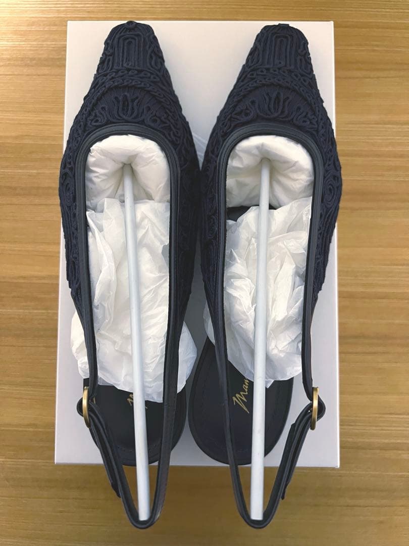 最終価格【新品未使用品】コード刺繍パンプス ネイビー