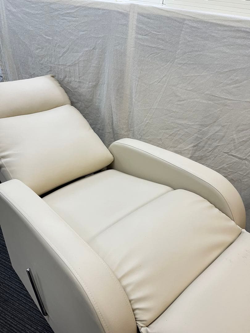 【美品】エステ マツエク ベッド　リクライニングチェア　アイボリー