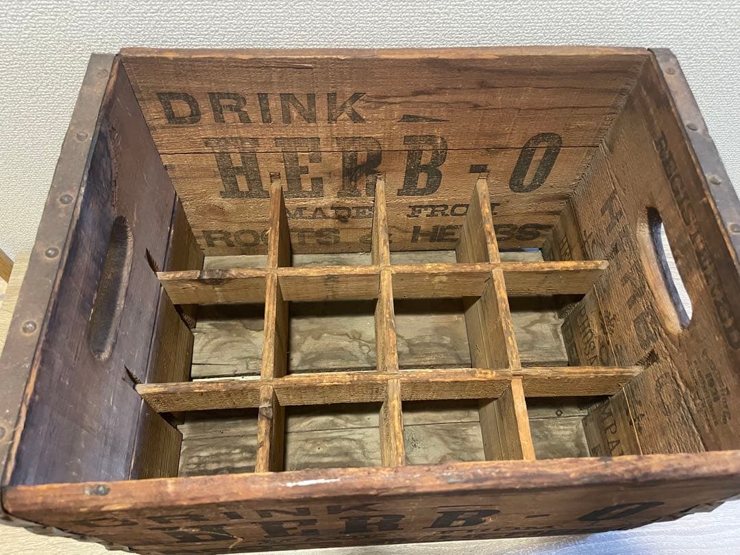 HERB-O ヴィンテージ木箱　什器　看板　インダストリアル