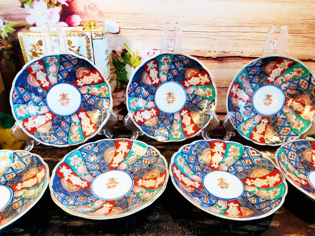 大聖寺伊万里 金襴手 十六菊紋 しのぎ造輪花 奇玉宝鼎之珍　捻り菊皿小膾皿10客