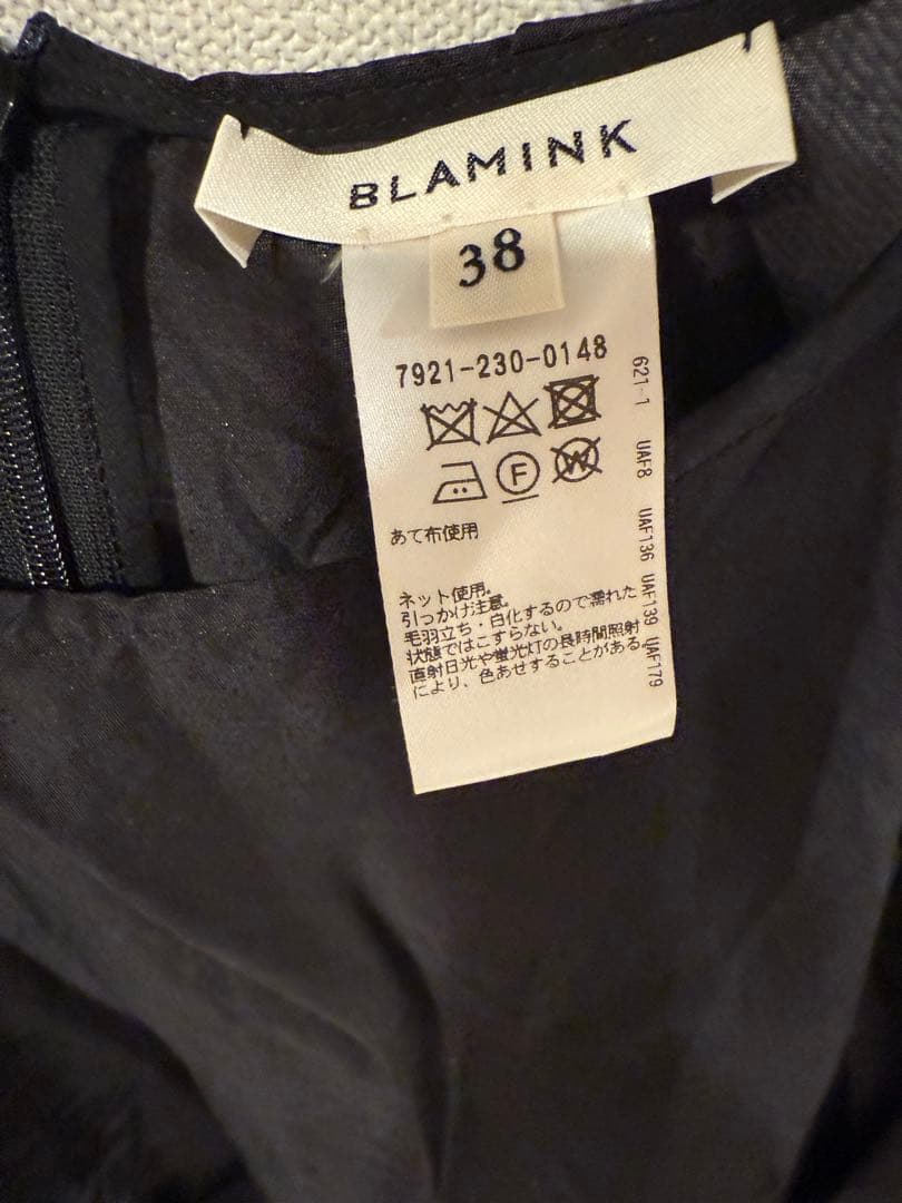 出品今日まで！最終値下げ！ 黒 パフスリーブ トップス 半袖　ブラミンク