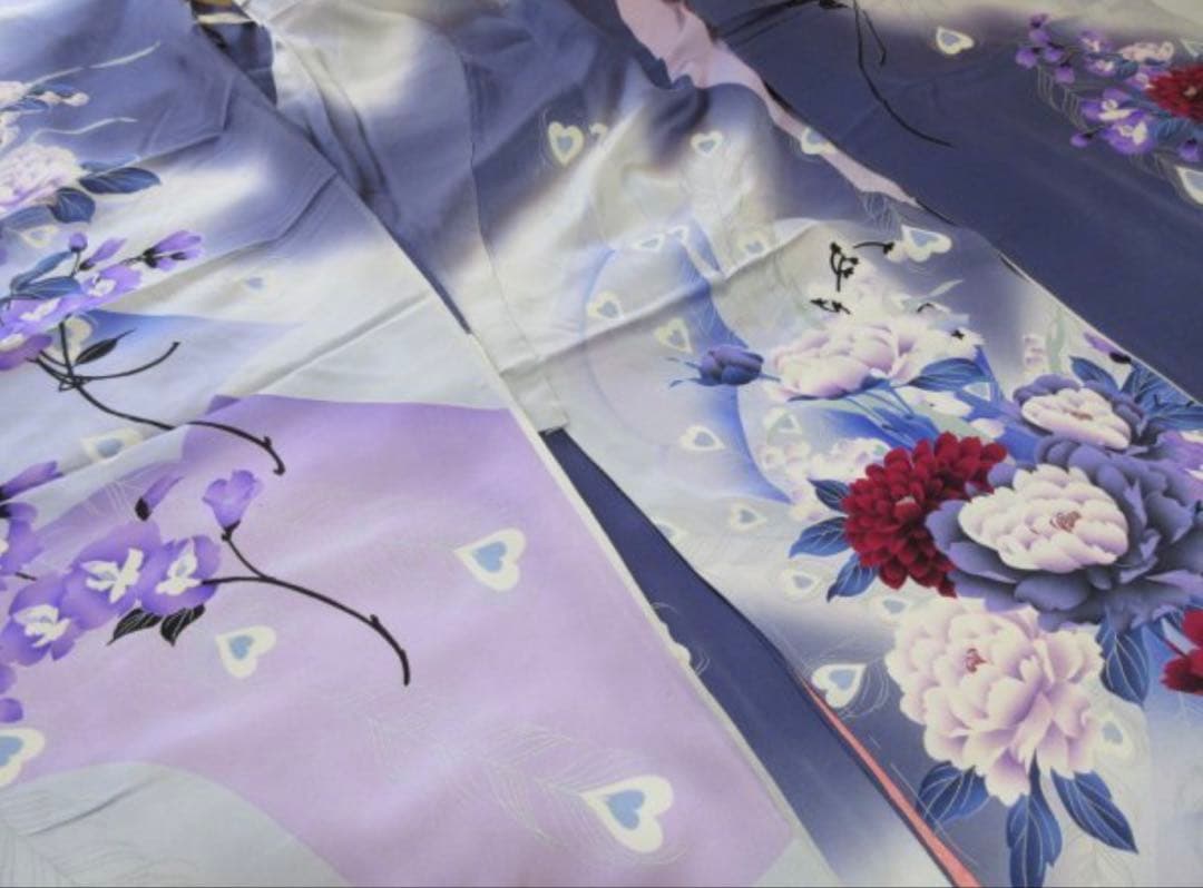 振袖　成人式 仮絵羽未仕立て　 未着用 紫系孔雀牡丹紋様美品