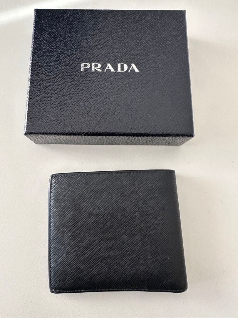 PRADA 二つ折り財布 メンズ 小銭入り付き