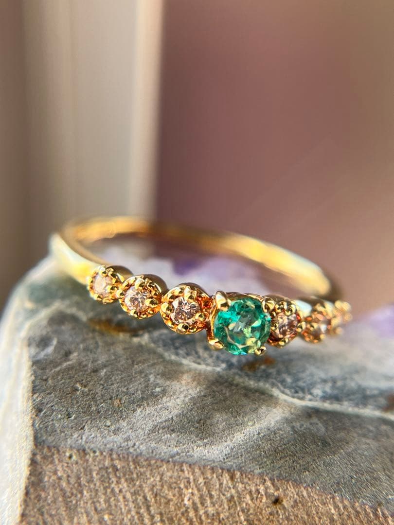 新品K18YGエメラルド0.16ctダイヤモンドリング指輪