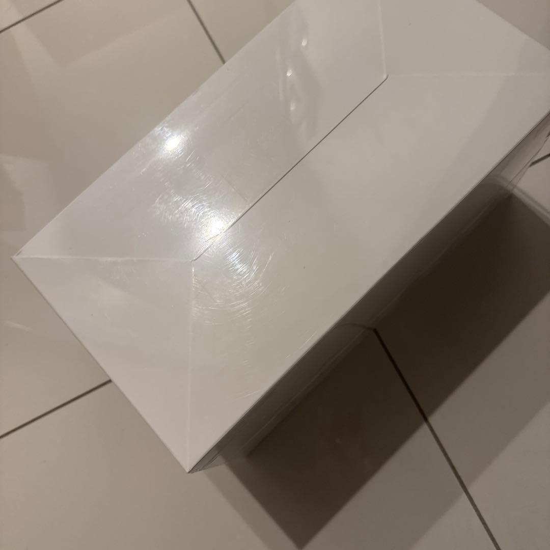確実正規品・新品・未開封　ラブブ エナジーアソートボックス
