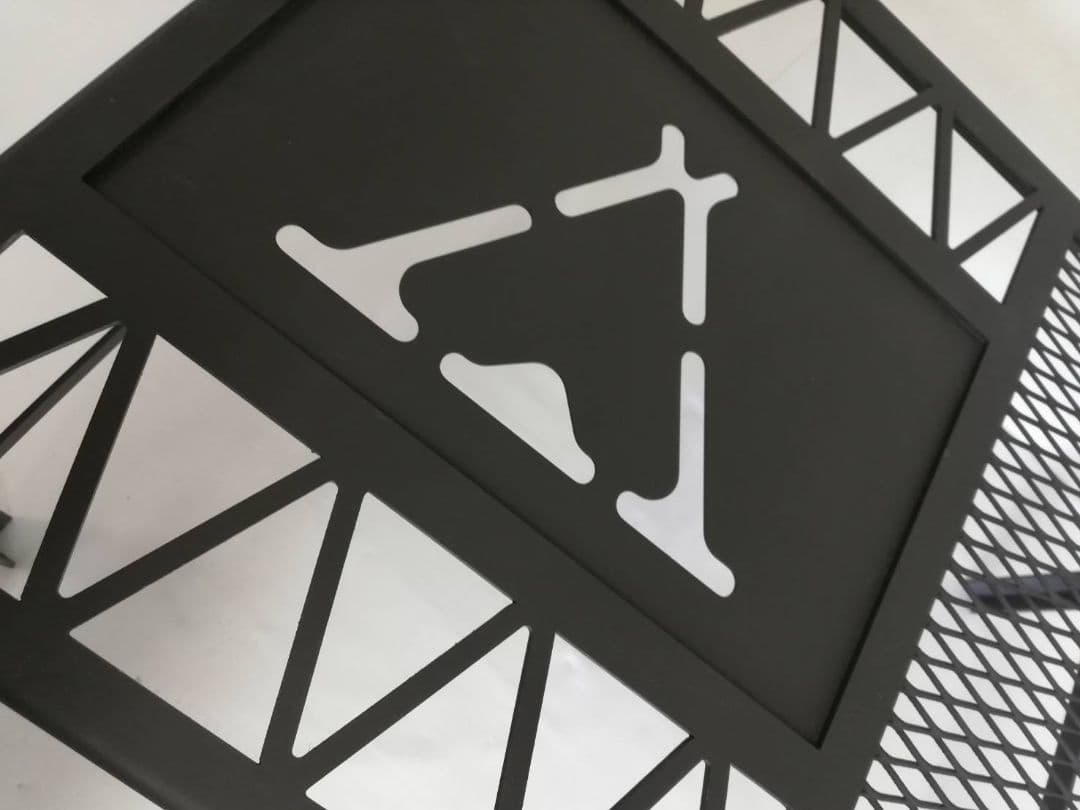 キャンプテーブル　アイアンテーブル　ソロキャンプテーブル