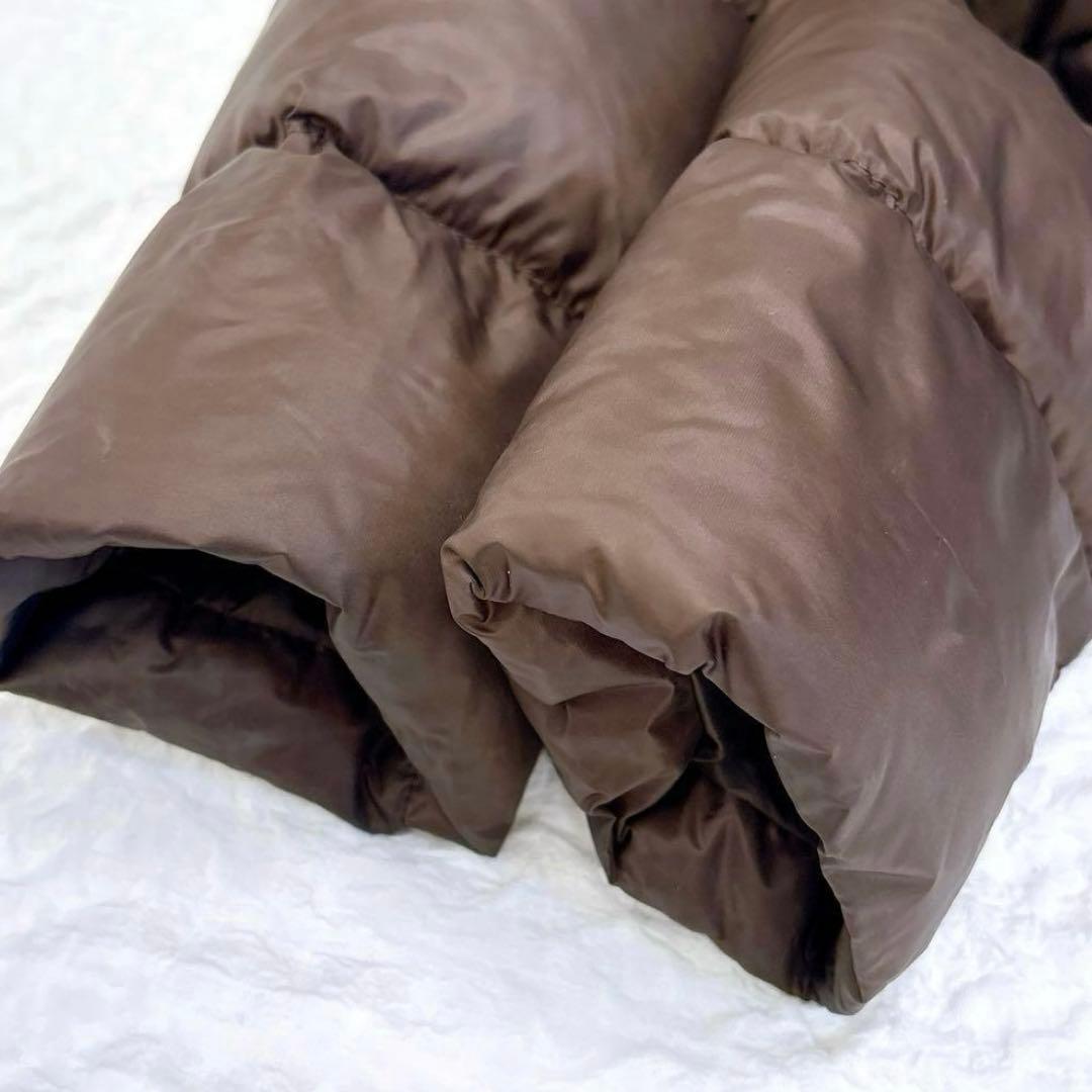 美品✨モンクレール　フリルダウンコート　フード　ペプラム　カーキ　ロゴワッペン