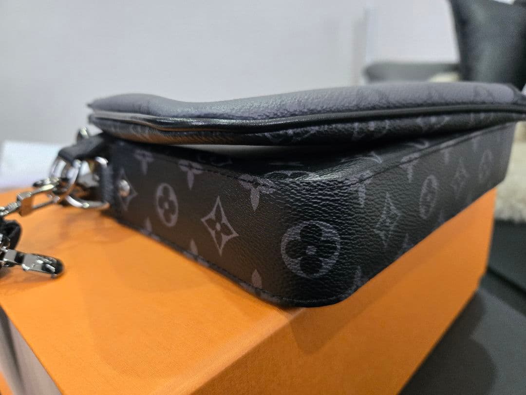 Louis Vuitton モノグラム　エクスリプス　トリオメッセンジャー