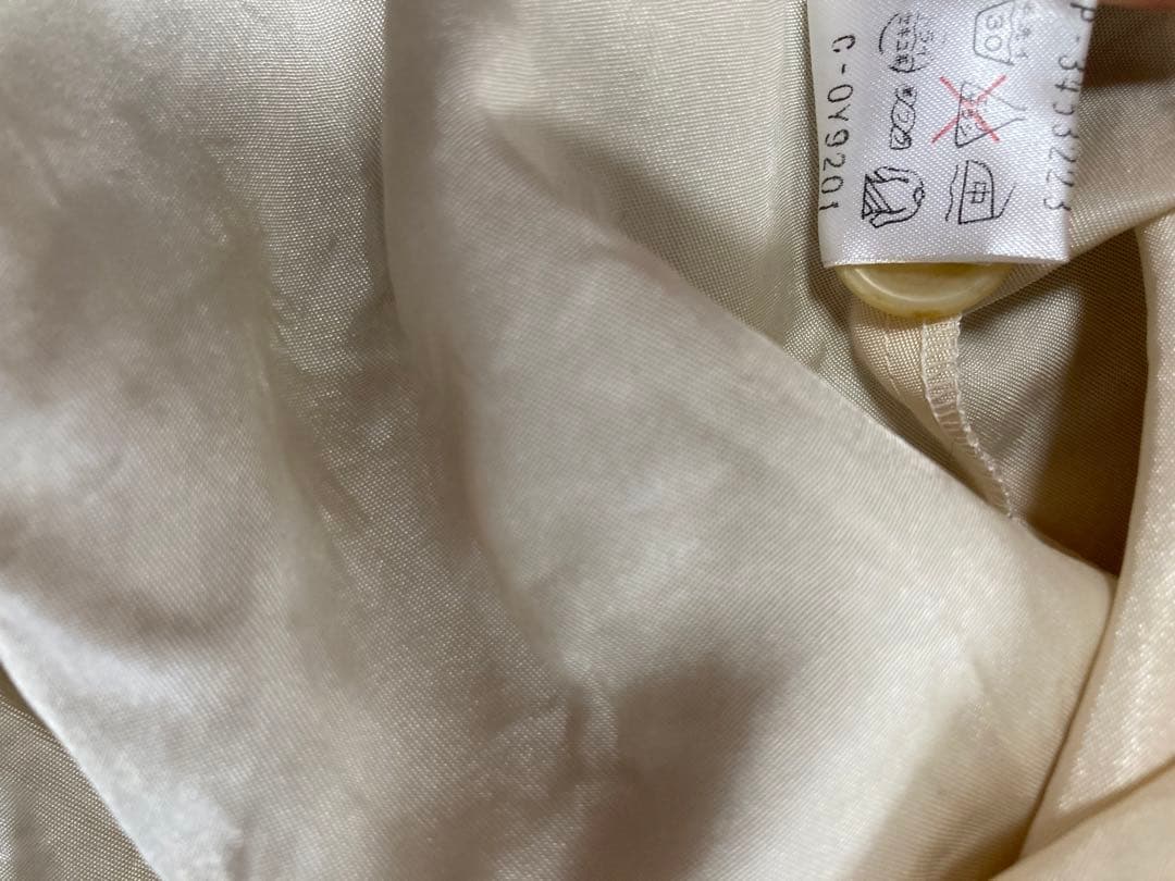 【新品未使用】POTECHINO 花柄刺繍長袖エプロン　白色ベージュ ポテチーノ