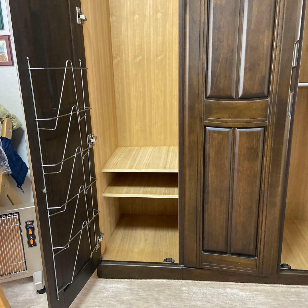 ダークブラウン 3扉タンス