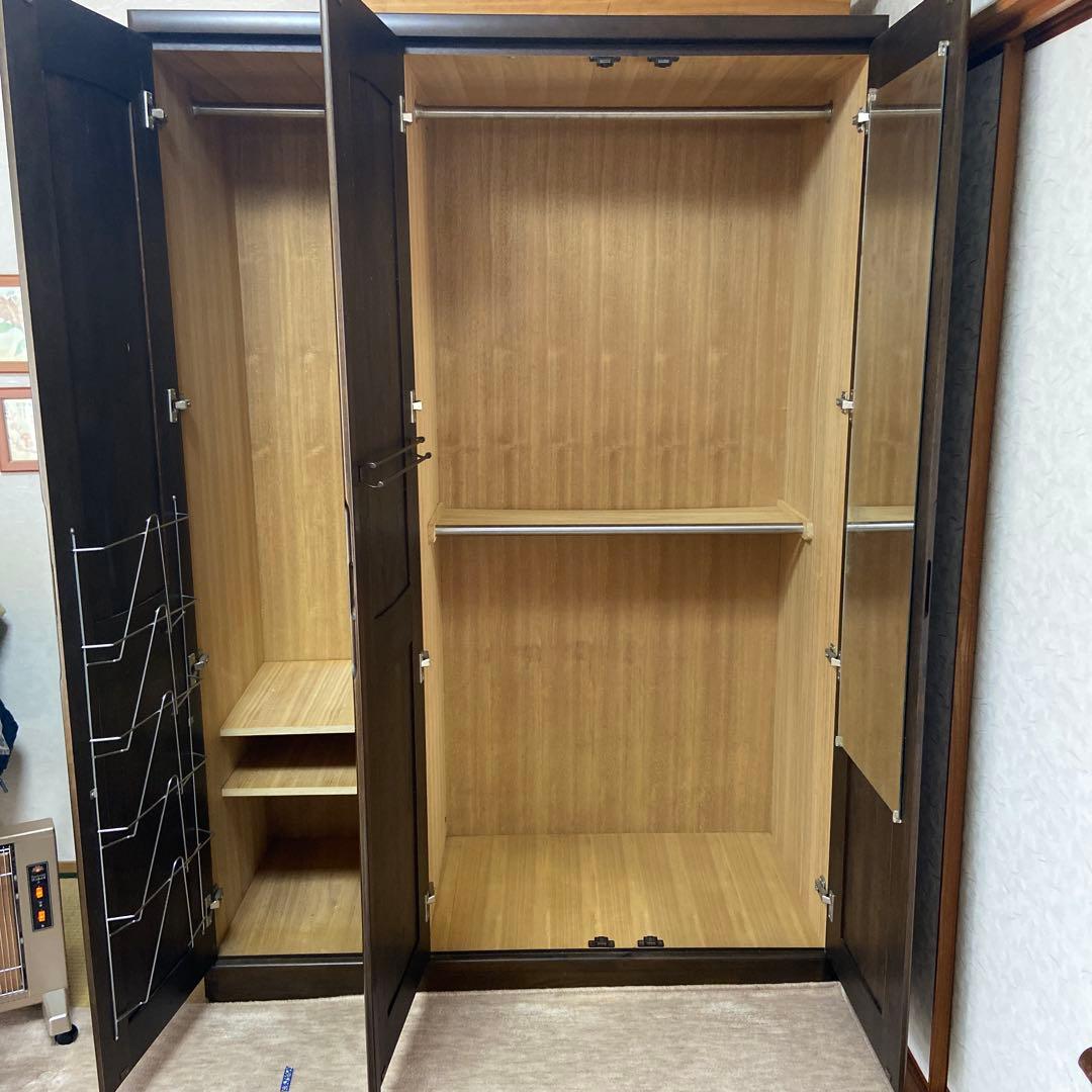 ダークブラウン 3扉タンス