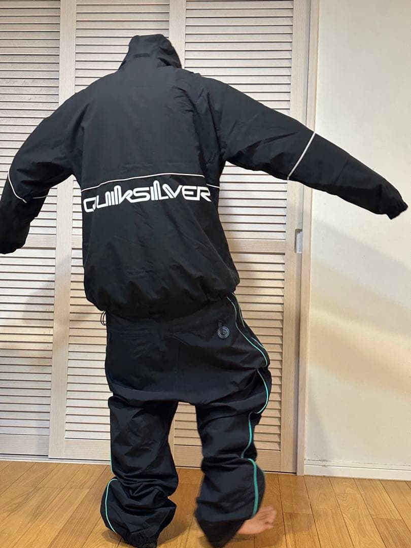 新品未使用　上下Ｌ　Quiksilver スノーボードウェア