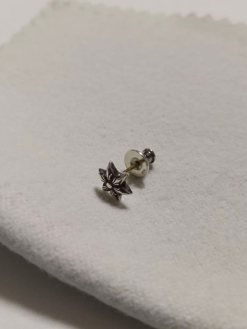 クロムハーツ スタースタッド ピアス