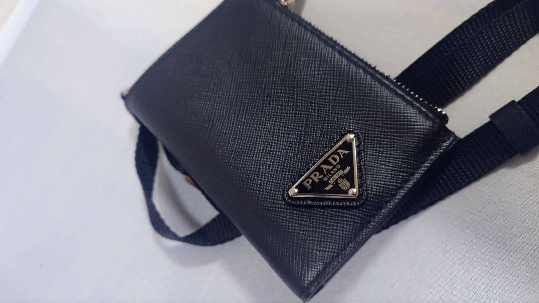 超美品 廃盤品 プラダ ケース カードケース 2MR036 サフィアーノ