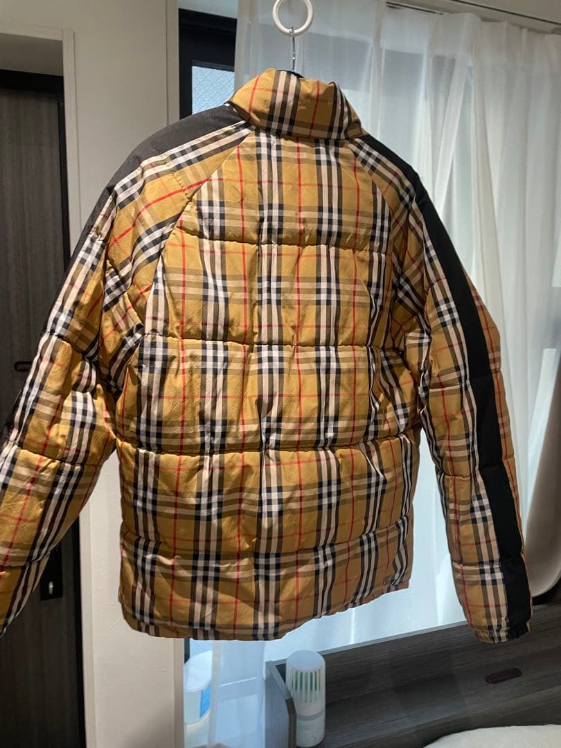 バーバリー　リバーシブルダウンジャケット