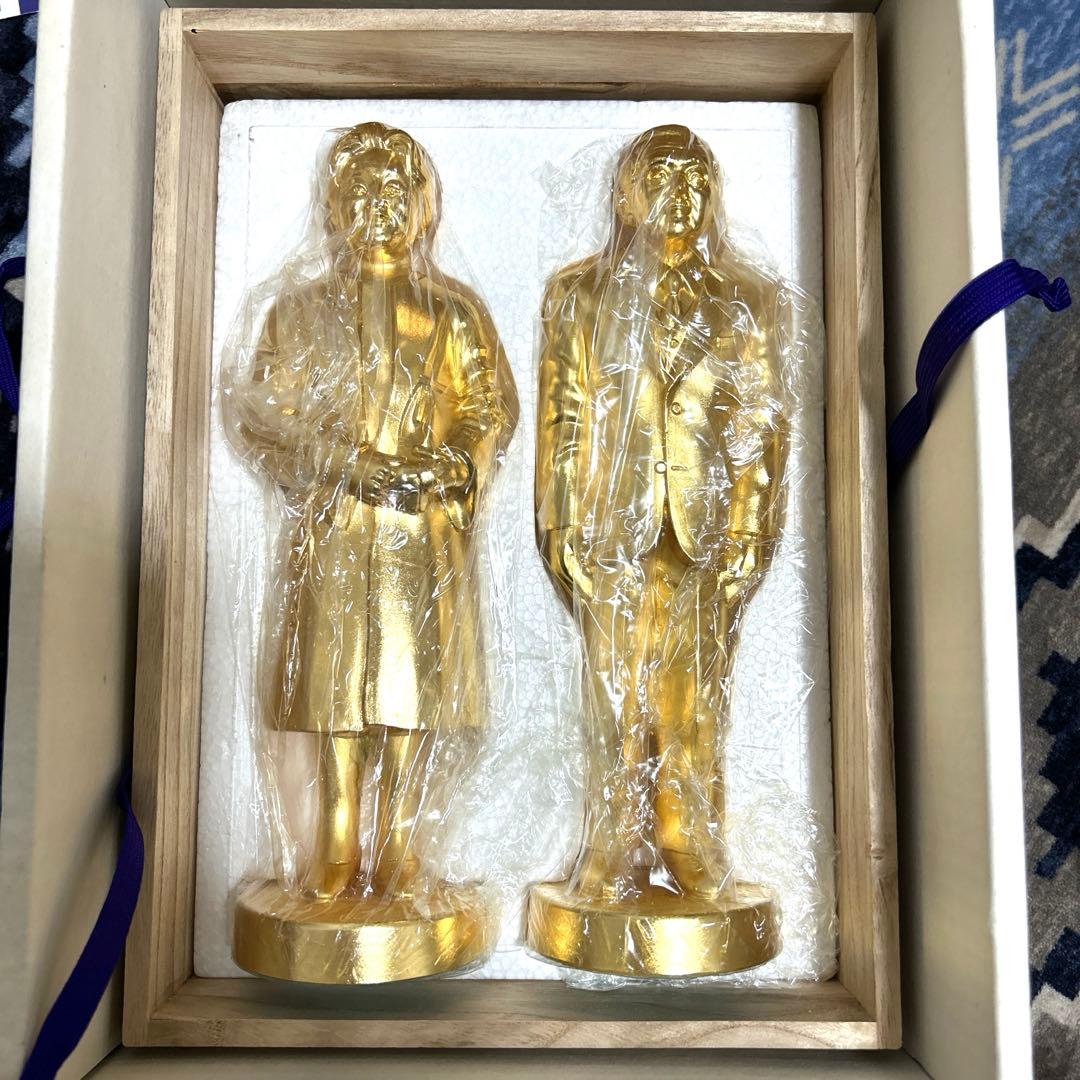 御在位五拾年（50年）記念の金像（置物）