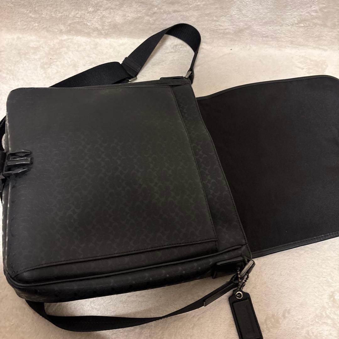 美品⭐️COACH ブラック メッセンジャーバッグ レザー　PVC サイズ調節