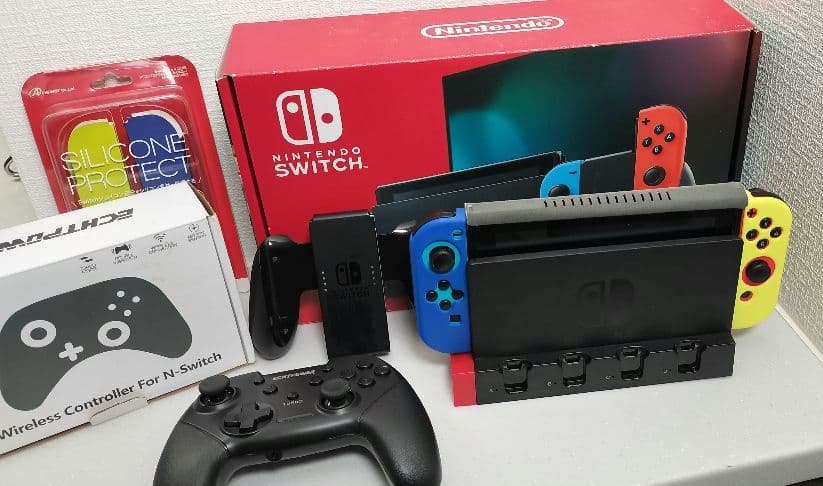 Nintendo Switch 青・赤 本体 ＋　付属品付き