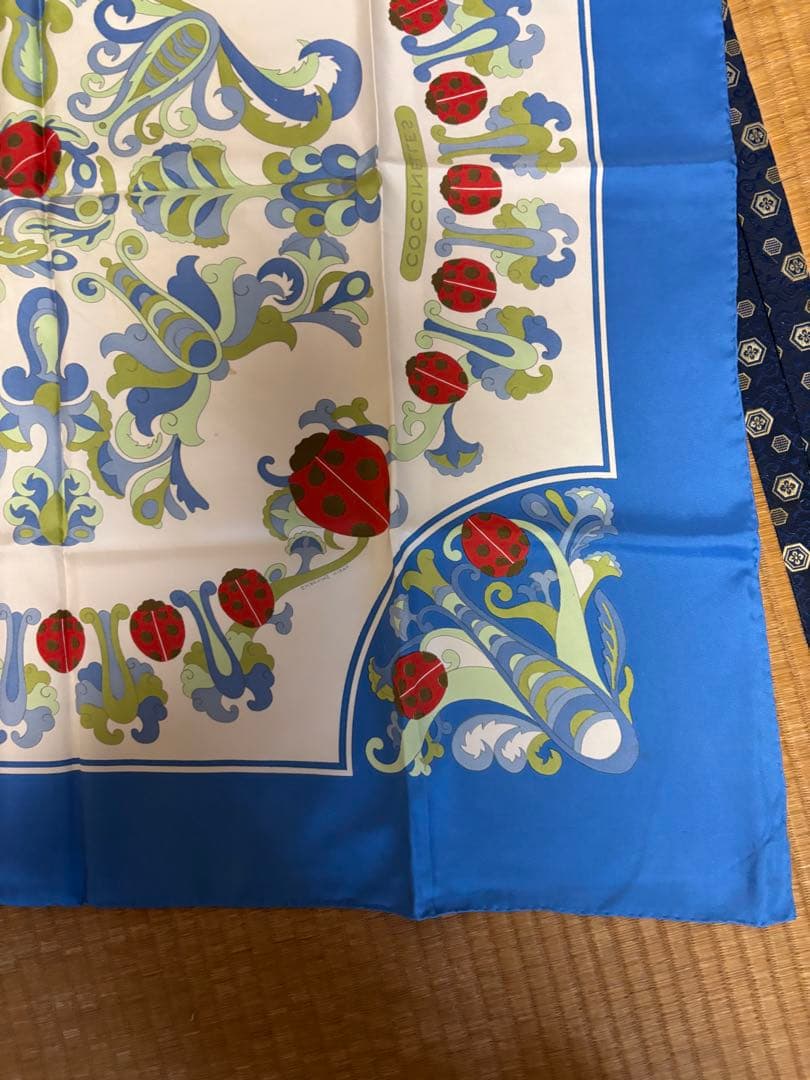 エルメス カレ90 COCCINELLES てんとう虫 シルクスカーフ