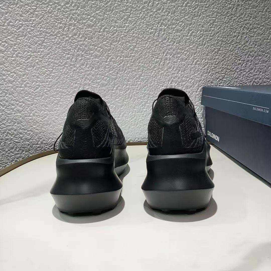 SALOMON 厚底スニーカー 黒 24cm