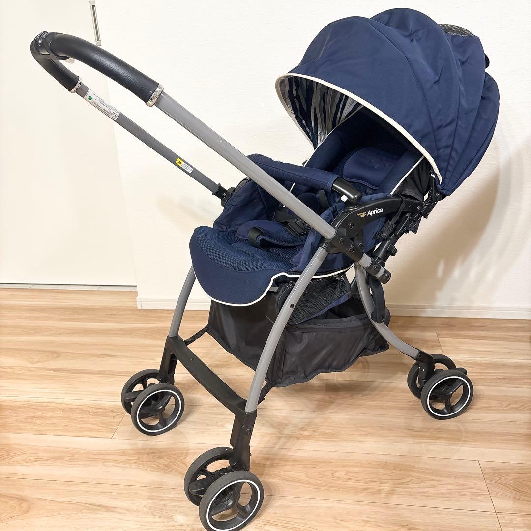 ✨美品✨ アップリカ ラクーナ ソファークッション オート4輪 対面式 送料無料