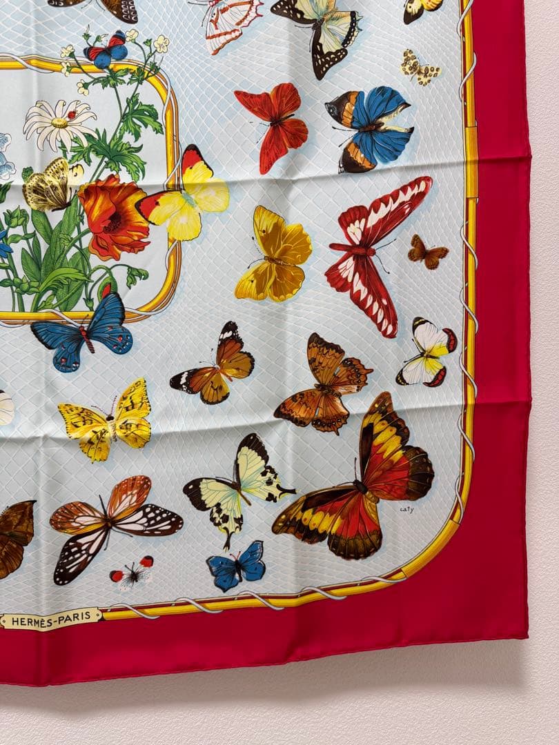 エルメス スカーフ カレ90 プロヴァンス地方の踊り蝶々 FARANDOLE