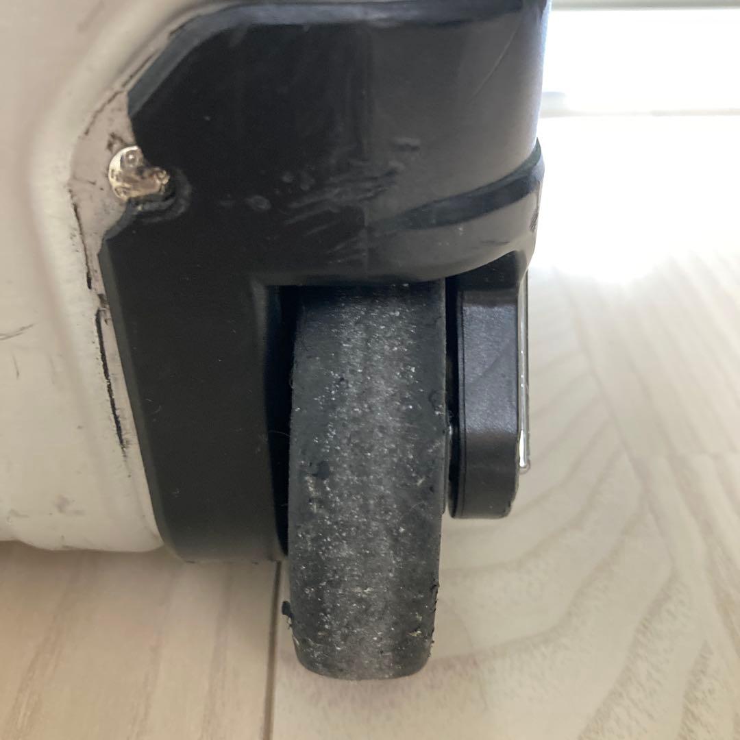 ゼロハリバートン　アルミキャリーケース　機内持ち込み可