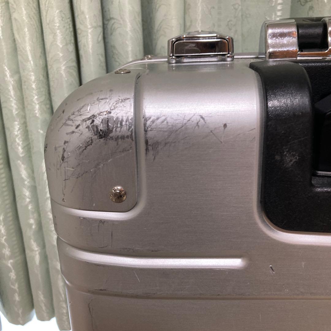 ゼロハリバートン　アルミキャリーケース　機内持ち込み可