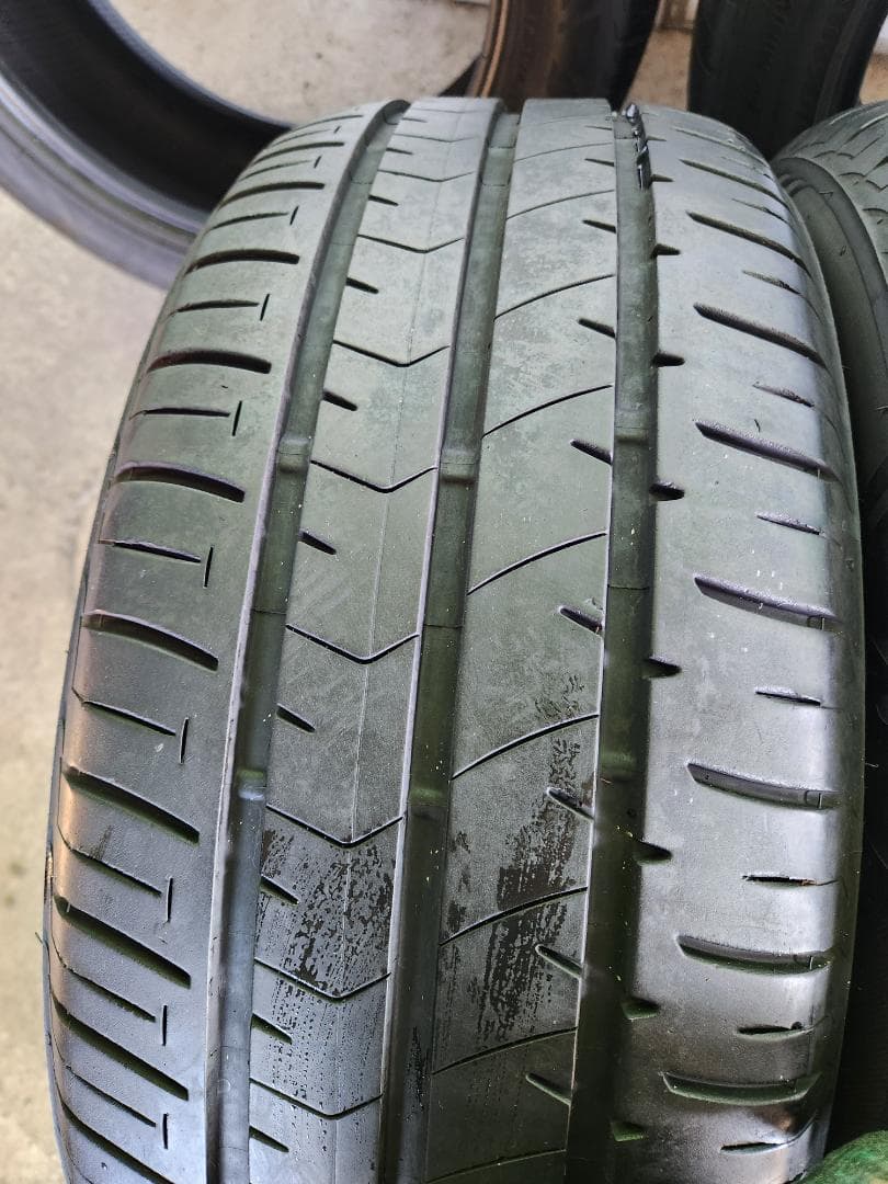 送料込☆2021年製 ブリヂストンタイヤ 235/50R18日本製☆4本