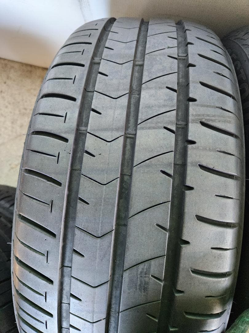 送料込☆2021年製 ブリヂストンタイヤ 235/50R18日本製☆4本