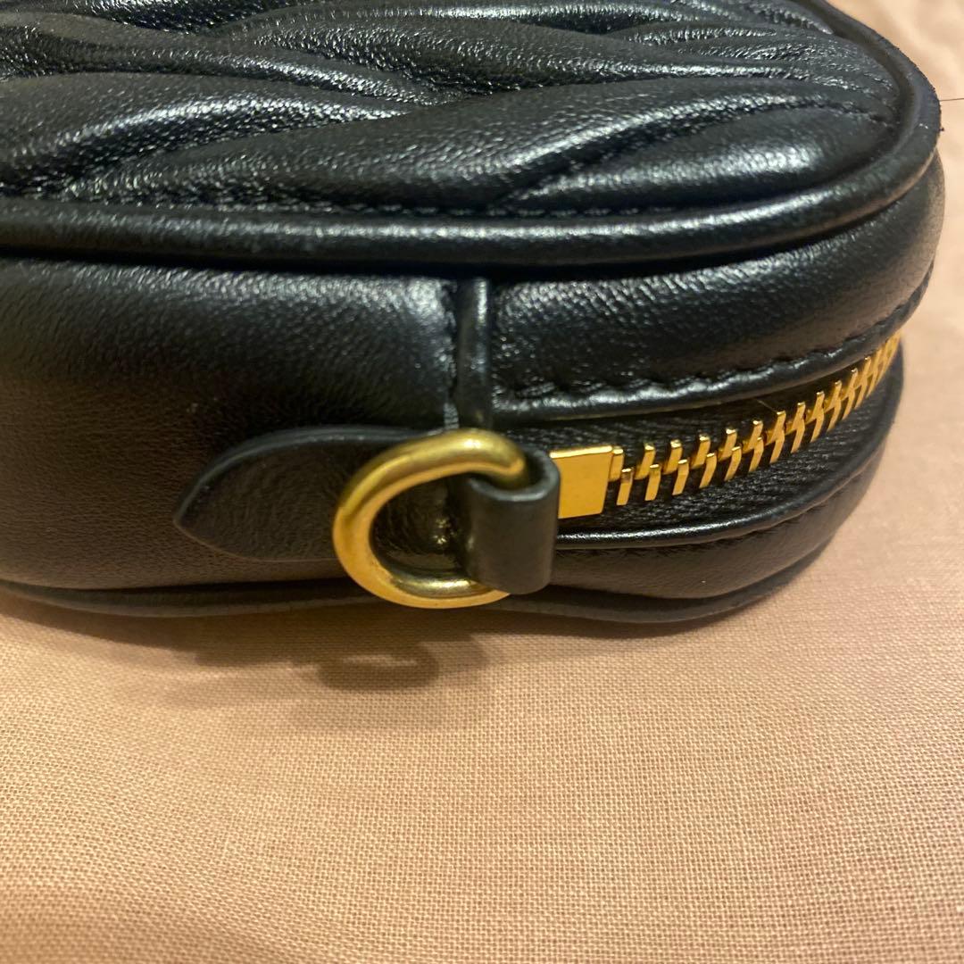 美品・国内購入　ミュウミュウ　マテラッセ　レザーポーチ