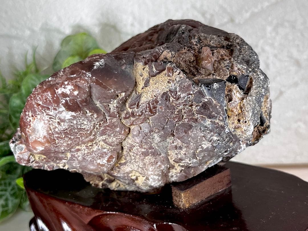 【最強の守護石】観音水晶　モリオン　黒水晶　ラフストーン　台座付き
